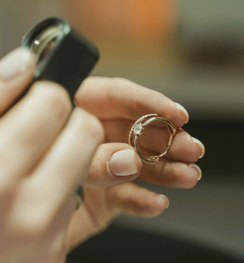 Jewelry appraisals at Henry's Jewelry